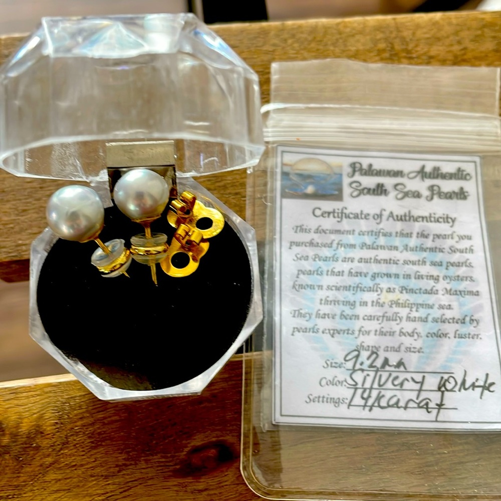 Silvery white south sea pearls 9mm